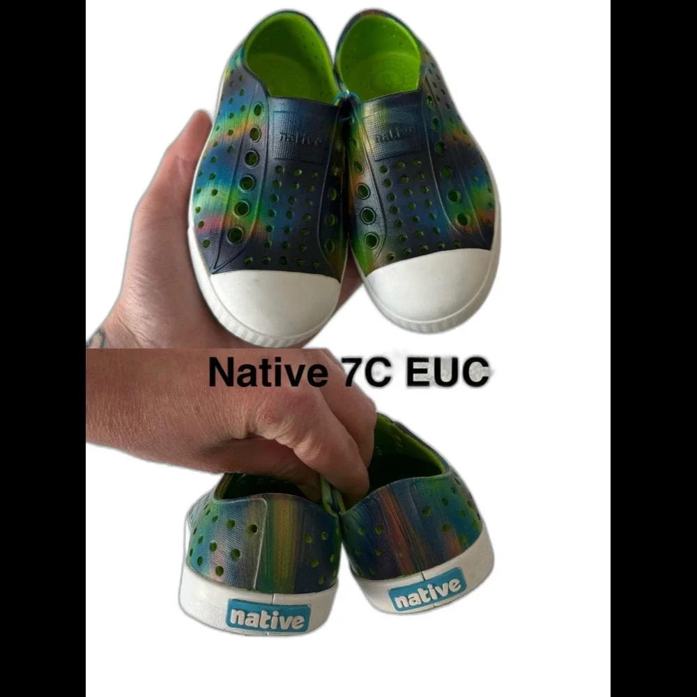 Native Kids Water Shoes in Green, Blue and White